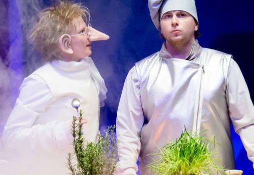 Zwerg Nase: Carla Weingarten, Marlon Gross. Foto: Felix Grünschloß, Badisches Staatstheater Karlsruhe